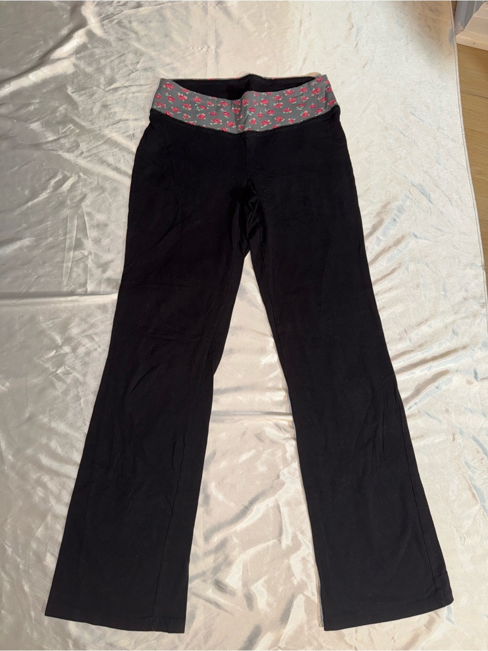 SO Black Yoga Leggings with Gray Logo Detail